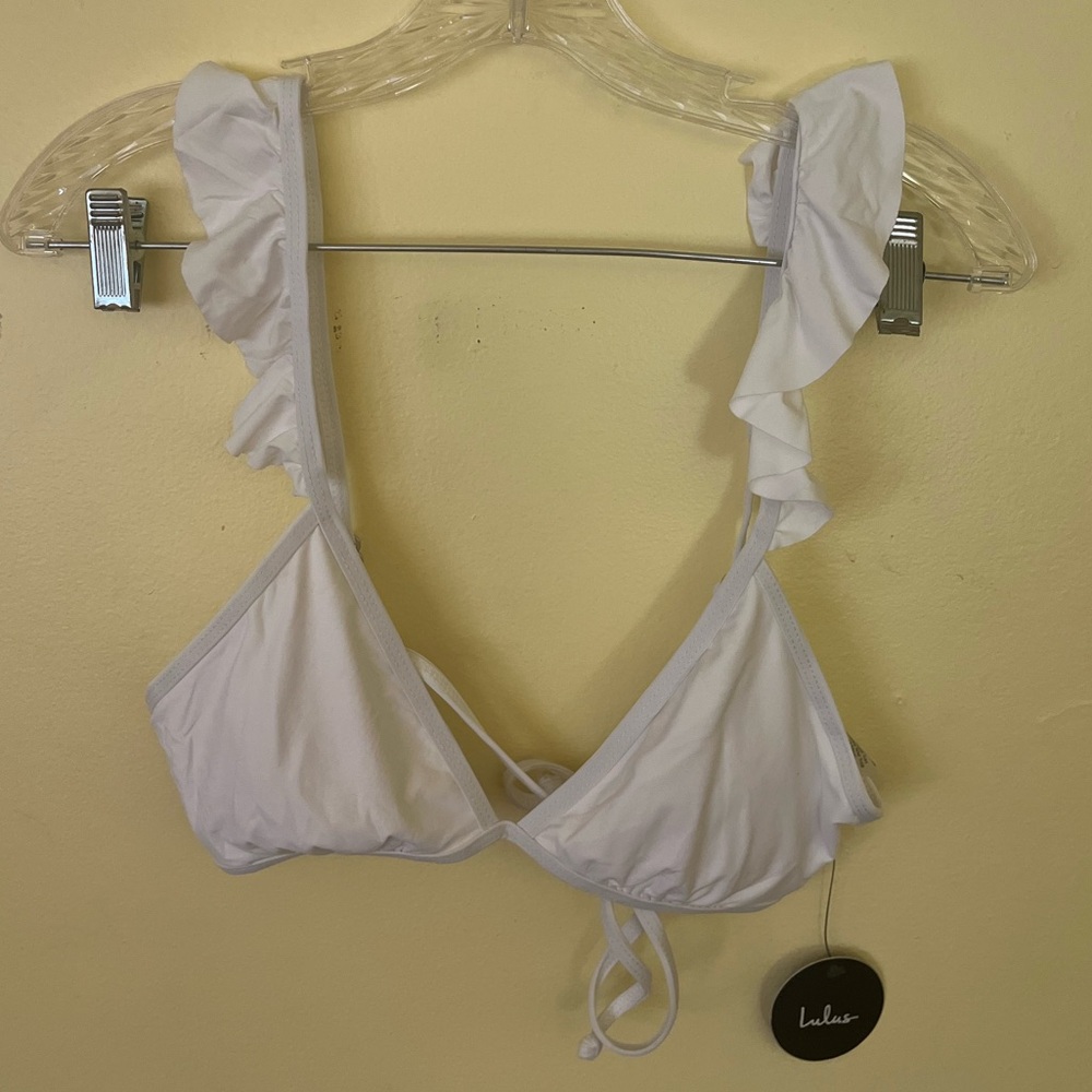 Lulu's White Ruffled Bikini Top Size Small NWT